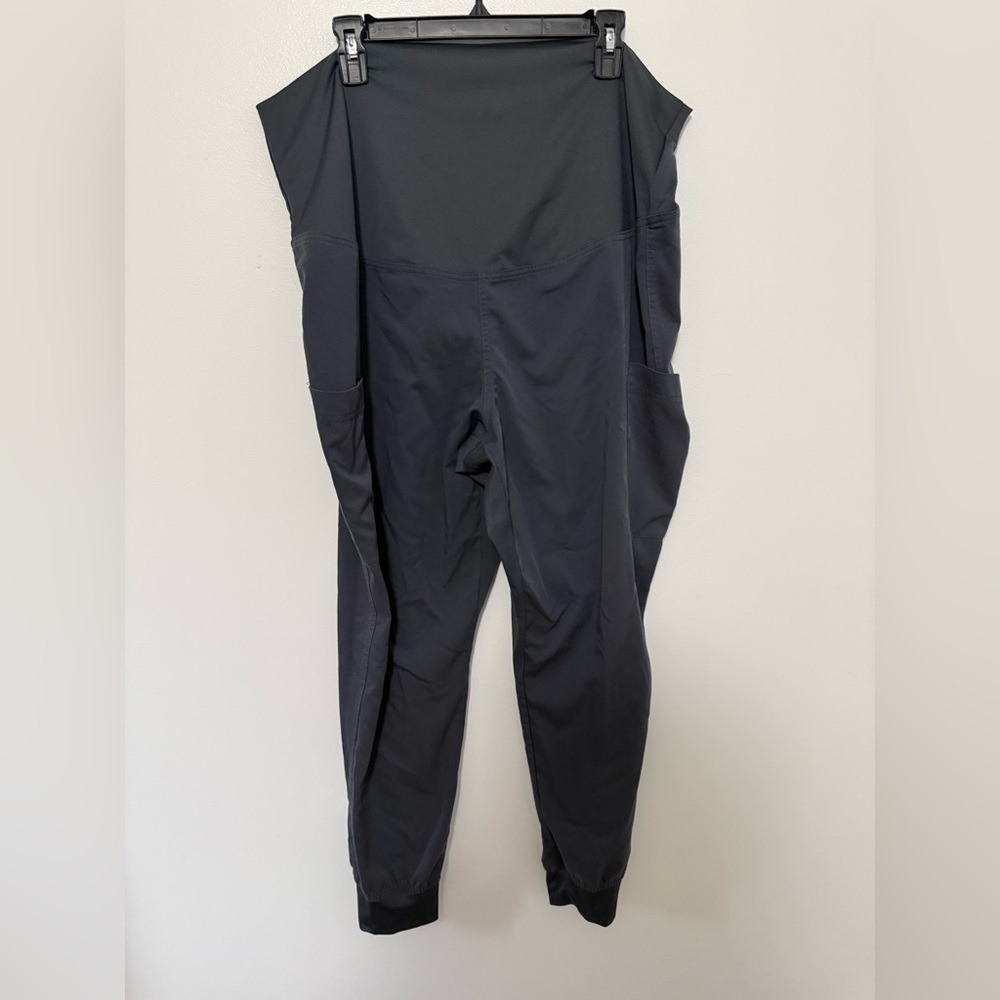 Med Couture Women's Pewter Jogger Scrubs